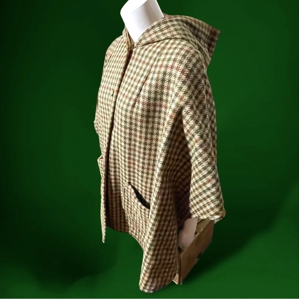 VTG Hooded Golden Quilt Lined Wool Check Cape Ornate Button One Size Heavyweight - Picture 9 of 16